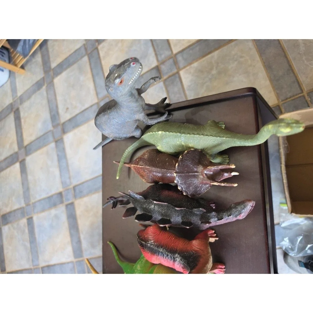 Vtg Dinosaur Toy Lot Set of 7 -‎ Assorted Figures for Kids & Collectors
